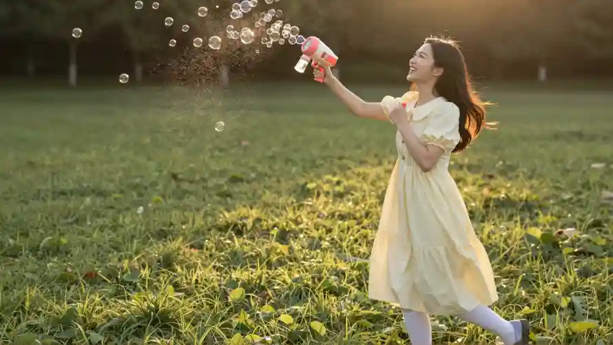 2k夏日壁纸-户外 - 泡泡-白袜「哲风壁纸」