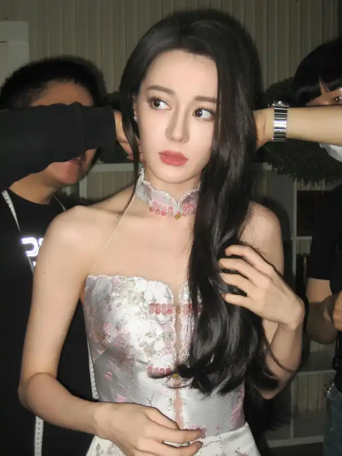 4k侧颜壁纸 - 红唇 - 黑发 - 女明星「哲风壁纸」