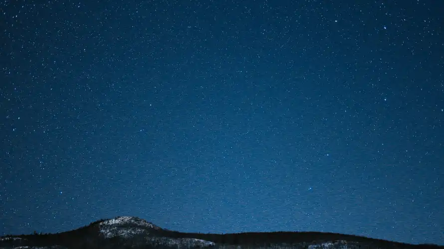 4k夜景壁纸-夜空 - 山脉-星星「哲风壁纸」