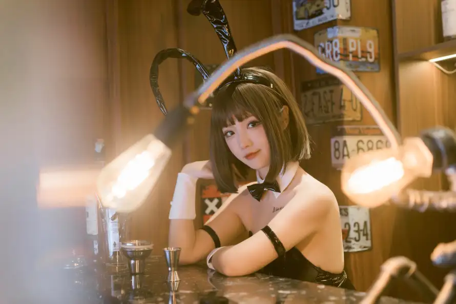 6k写真壁纸-暖光 - 短发-美女「哲风壁纸」