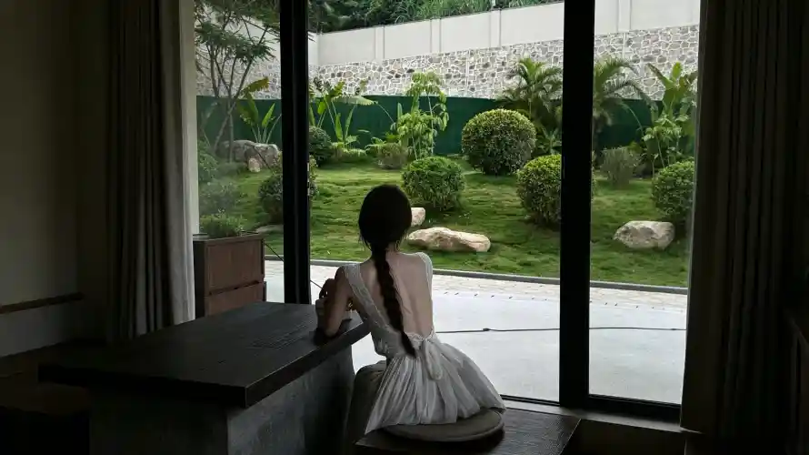 3k休闲壁纸-女生 - 庭院-治愈「哲风壁纸」