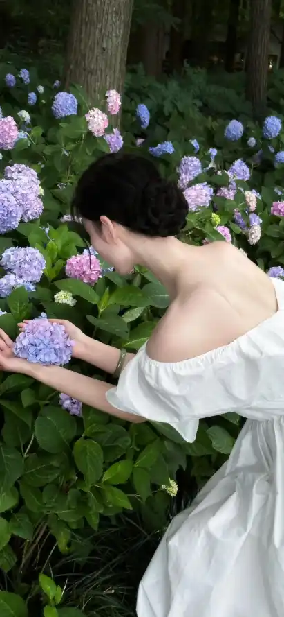 4k侧脸壁纸 - 少女 - 捧花 - 文艺「哲风壁纸」