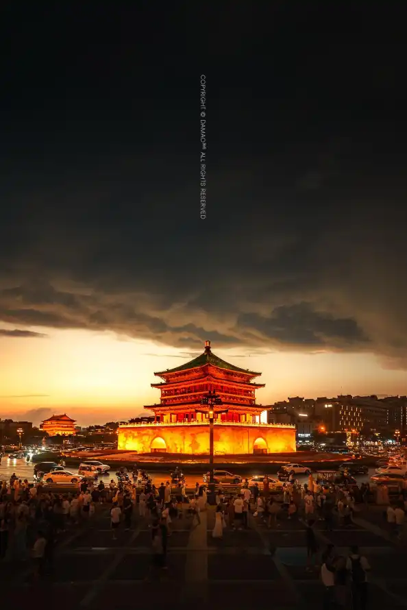 4k人群壁纸 - 地标 - 城市 - 夜景「哲风壁纸」