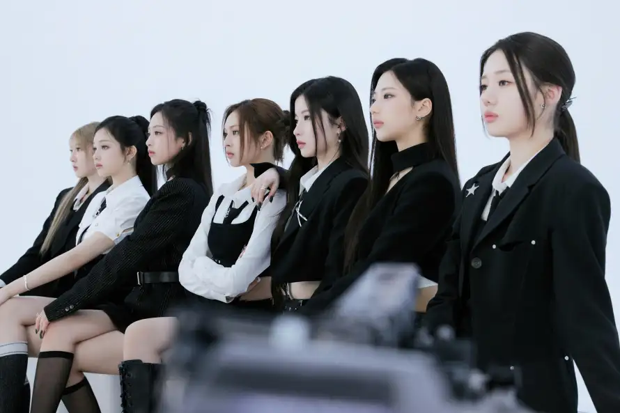 5k制服壁纸-B - a-长发「哲风壁纸」