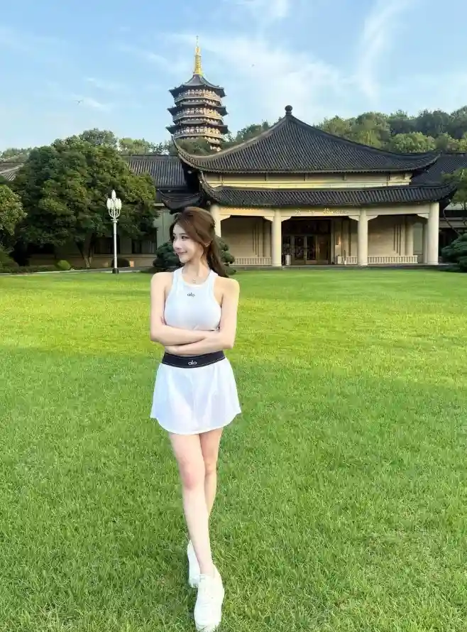 4k古塔壁纸 - 夏日 - 户外 - 白鞋「哲风壁纸」