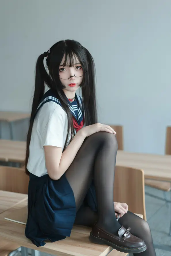 4kjk壁纸 - 少女 - 教室 - 校园「哲风壁纸」