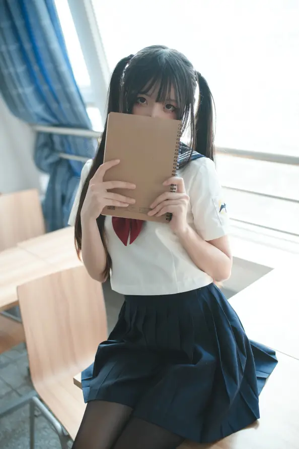 4kjk壁纸 - 坐姿 - 学生 - 少女「哲风壁纸」