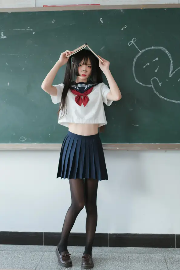 4kjk壁纸 - 制服 - 少女 - 教室「哲风壁纸」