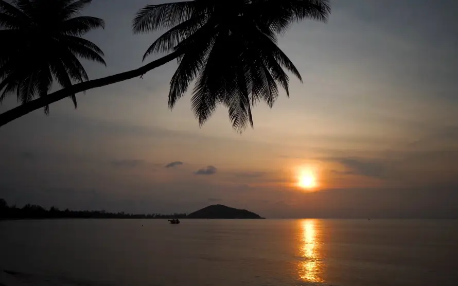 2k剪影壁纸-夕阳 - 大海-小船「哲风壁纸」