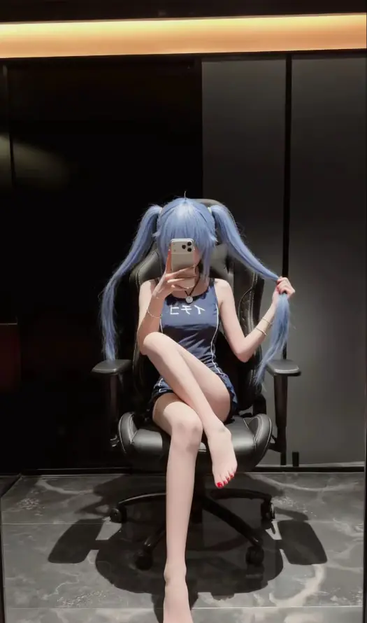 4k光脚壁纸 - 室内 - 少女 - 翘腿「哲风壁纸」