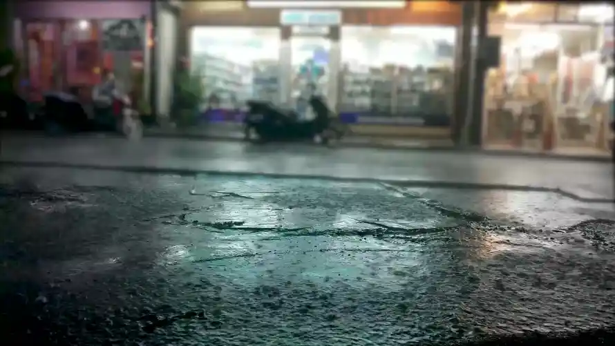 4k反光壁纸-商铺 - 城市-夜晚「哲风壁纸」
