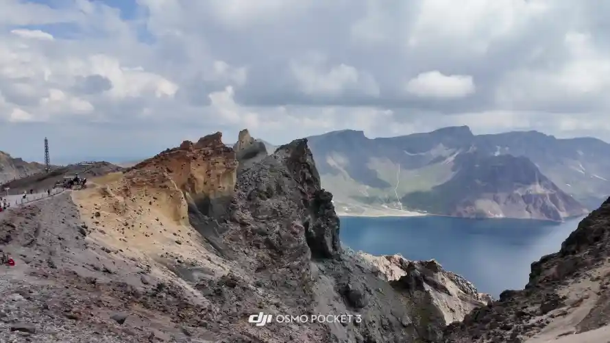 4k云彩壁纸-天池 - 天空-山地「哲风壁纸」
