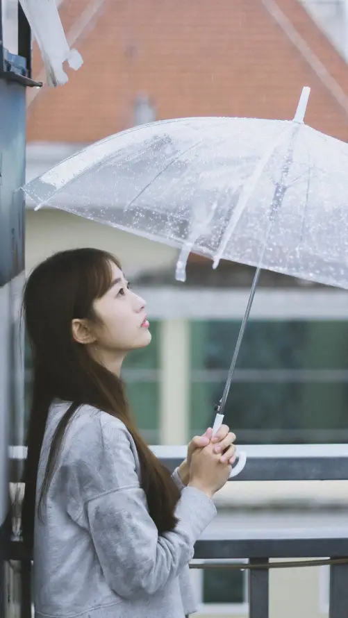 4k侧脸壁纸 - 建筑 - 户外 - 抬头「哲风壁纸」