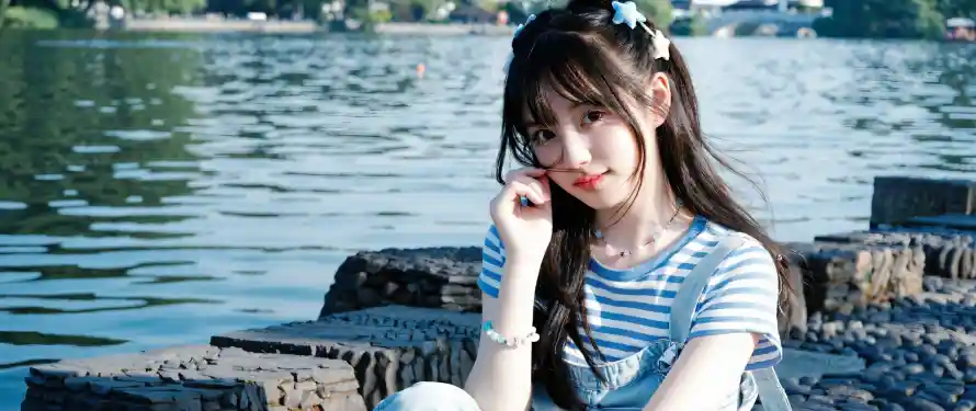 2k夏日壁纸-少女 - 水面-清纯「哲风壁纸」