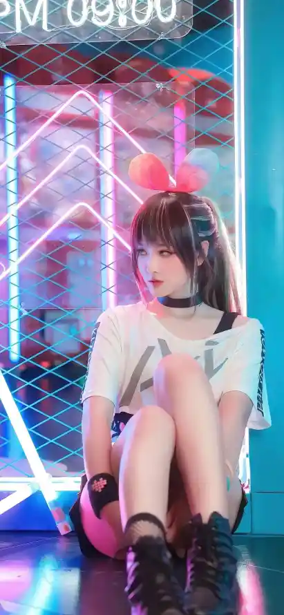 4k养眼壁纸 - 坐姿 - 甜酷 - 美女「哲风壁纸」
