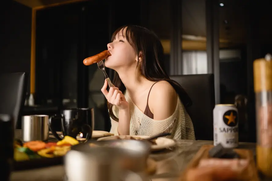 3k写真壁纸-吊带 - 啤酒-用餐「哲风壁纸」