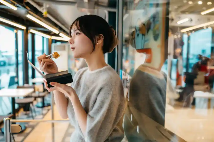 3k侧颜壁纸-写真 - 室内-少女「哲风壁纸」