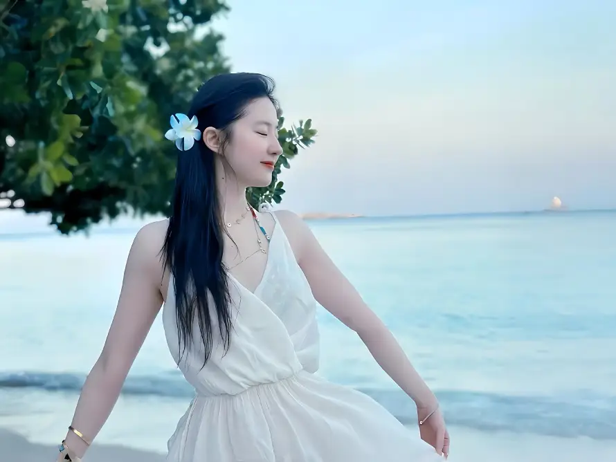 5k女神壁纸-度假 - 海边-白裙「哲风壁纸」