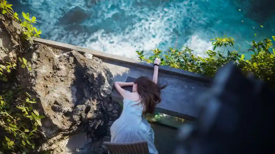 4k俯拍壁纸-悬崖 - 旅行-海景「哲风壁纸」