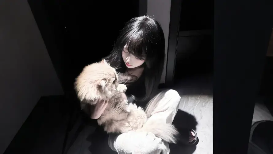 2k女生壁纸-室内 - 少女-居家「哲风壁纸」