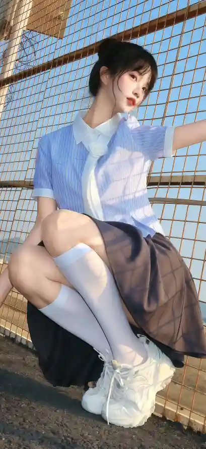 4k人像壁纸 - 天台 - 少女 - 户外「哲风壁纸」