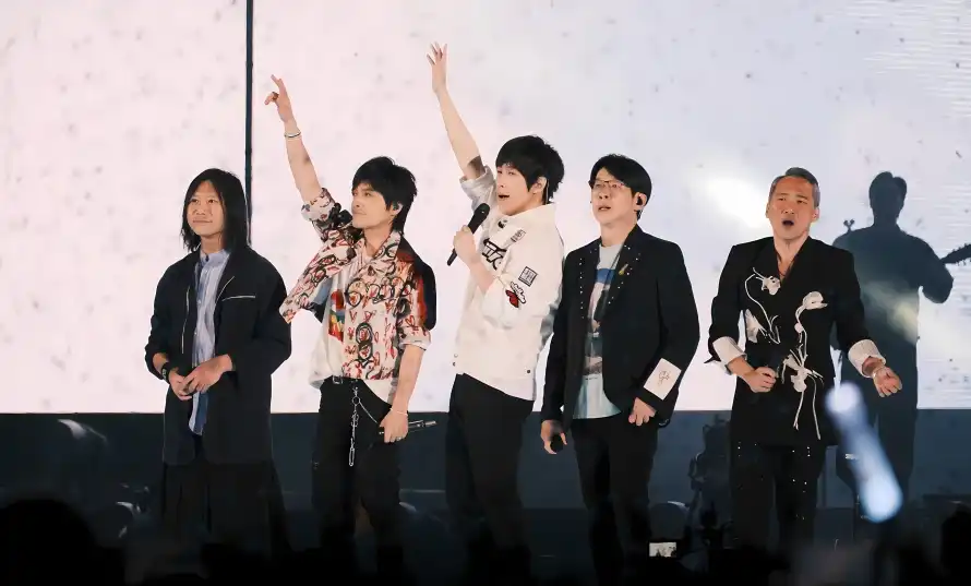 4k乐团壁纸-乐队 - 合影-巡演「哲风壁纸」