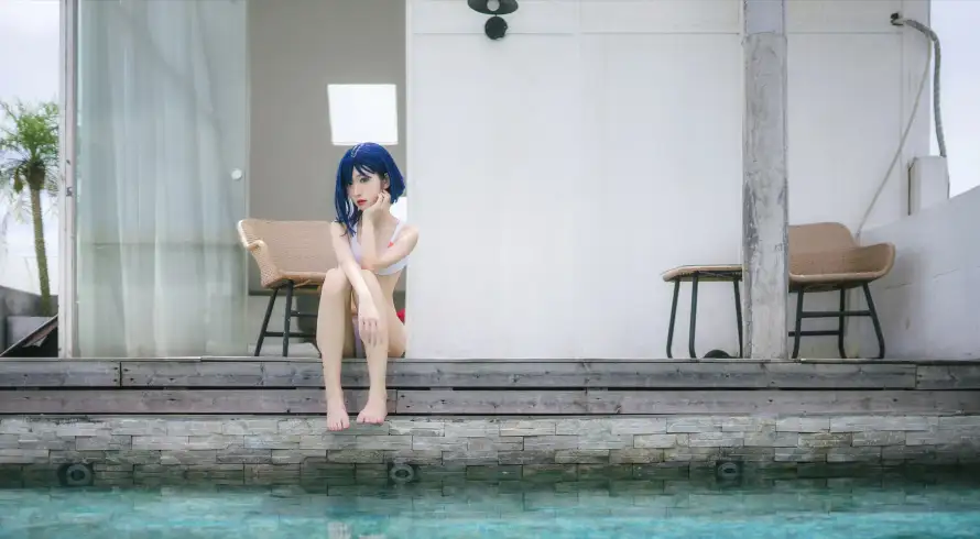 4k坐姿壁纸-莓 - 夏日-户外「哲风壁纸」
