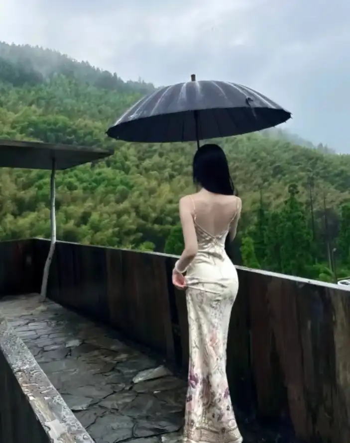 4k山林壁纸 - 背影 - 雨天 - 雾气「哲风壁纸」