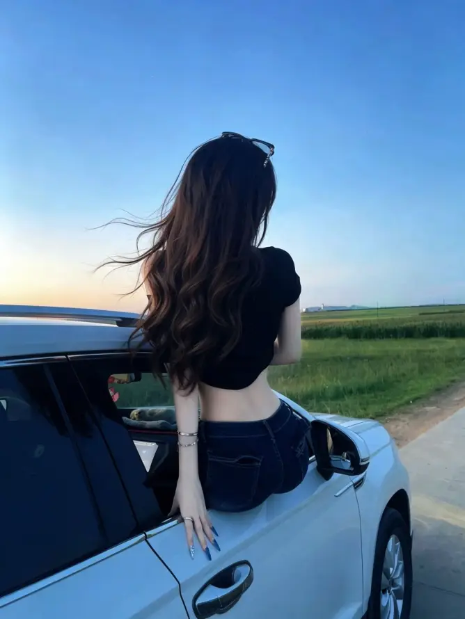 4k公路壁纸 - 墨镜 - 汽车 - 美女「哲风壁纸」