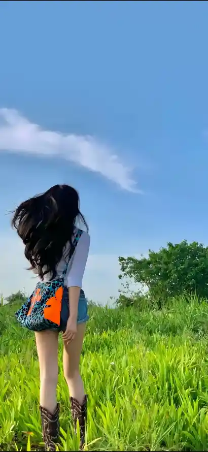 4k夏装壁纸 - 女生 - 户外 - 白云「哲风壁纸」