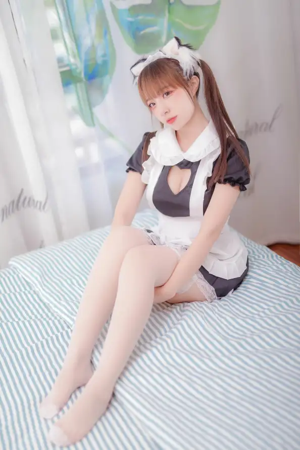 4k写真壁纸 - 女仆 - 少女 - 床上「哲风壁纸」