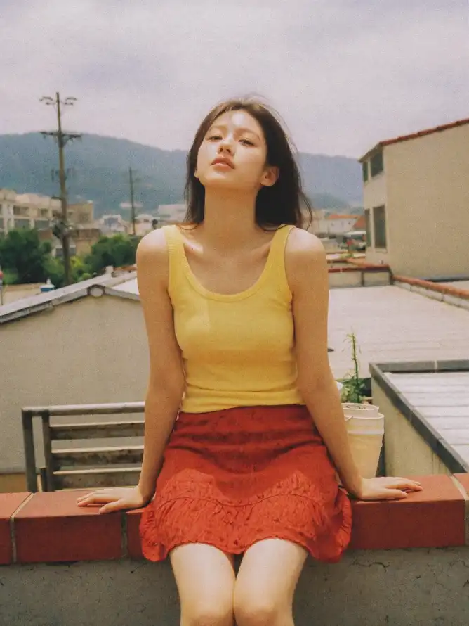 4k人像壁纸 - 夏日 - 天台 - 少女「哲风壁纸」