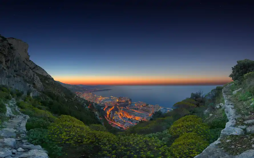 4k全景壁纸-夜幕 - 山峦-悬崖「哲风壁纸」