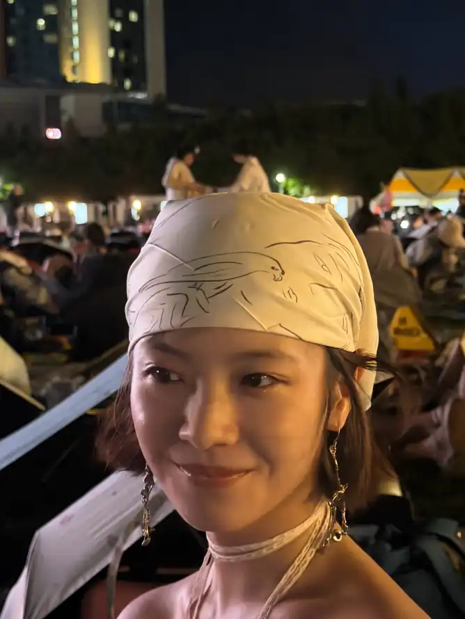 4k人像壁纸 - 人群 - 吊带 - 夜市「哲风壁纸」