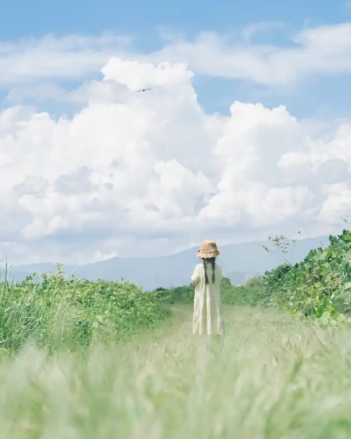 4k夏日壁纸 - 少女 - 晴空 - 治愈「哲风壁纸」