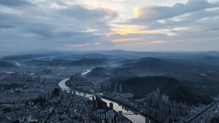 4k云雾壁纸-城市 - 江景-河流「哲风壁纸」