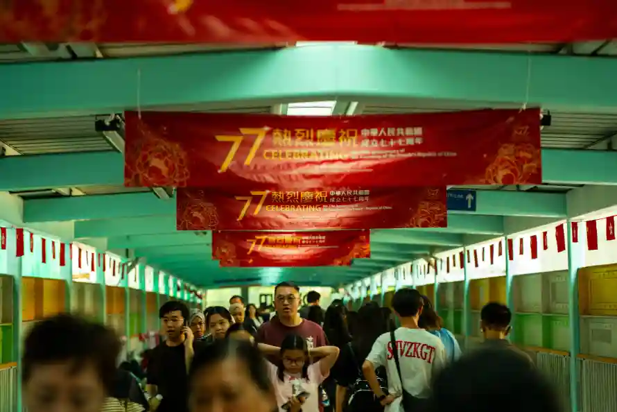 8k人潮壁纸-行人 - 高清-中国红「哲风壁纸」