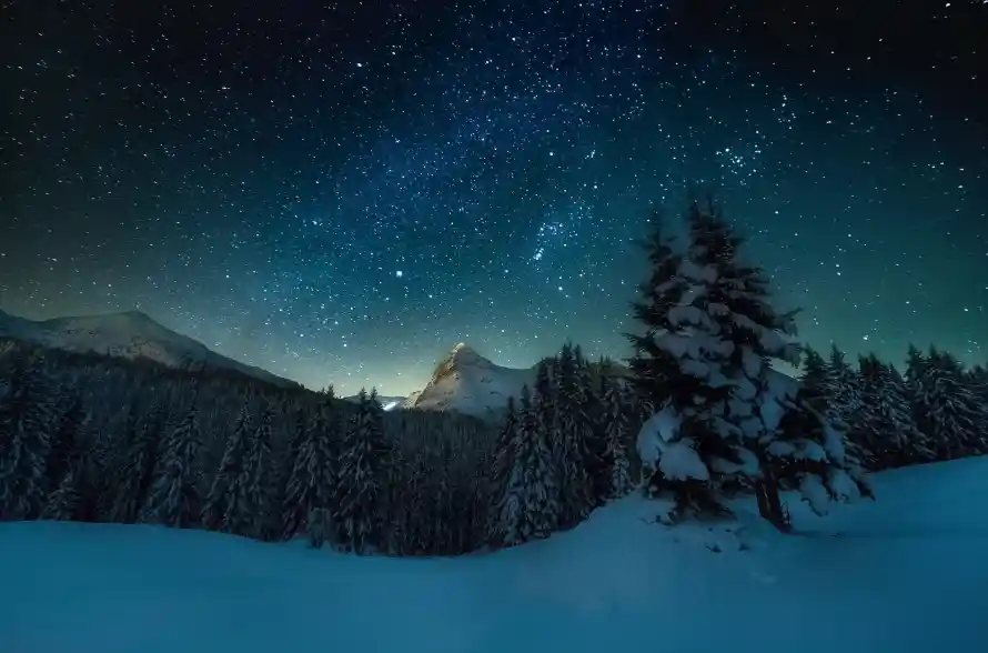 2k冬季壁纸-夜景 - 夜空-山峰「哲风壁纸」