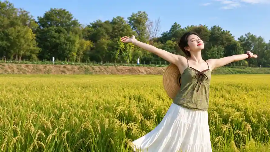3k夏日壁纸-少女 - 户外-治愈「哲风壁纸」