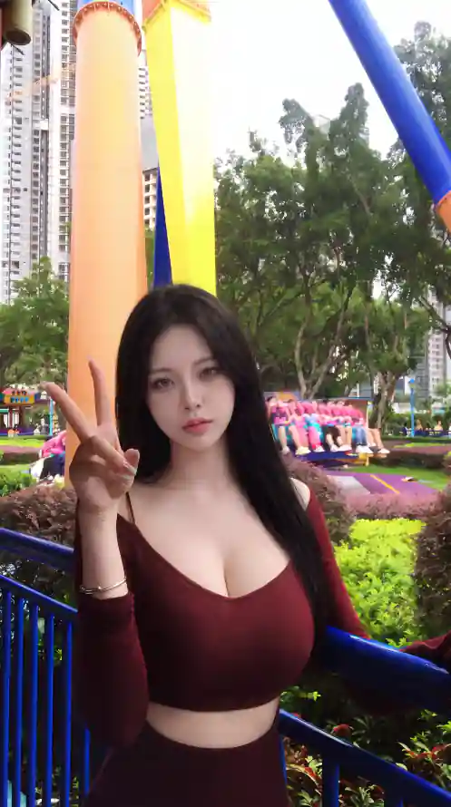 4k户外壁纸 - 比耶 - 美女 - 自拍「哲风壁纸」