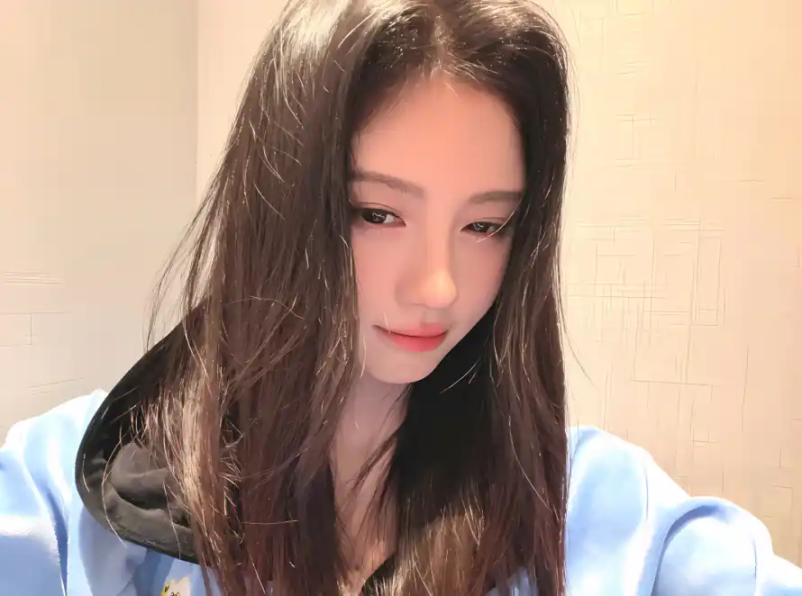 4k暖光壁纸 - 淡妆 - 长发 - 女艺人「哲风壁纸」 4k暖光壁纸 - 淡妆 - 长发 - 女艺人「哲风壁纸」