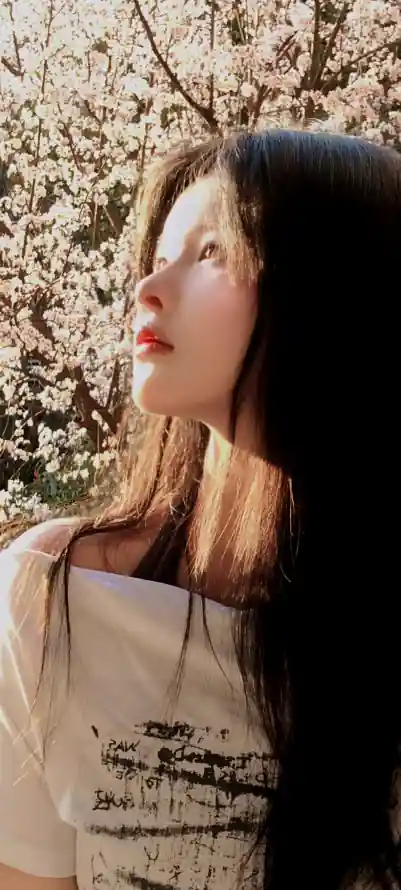 4k侧脸壁纸 - 少女 - 户外 - 春日「哲风壁纸」