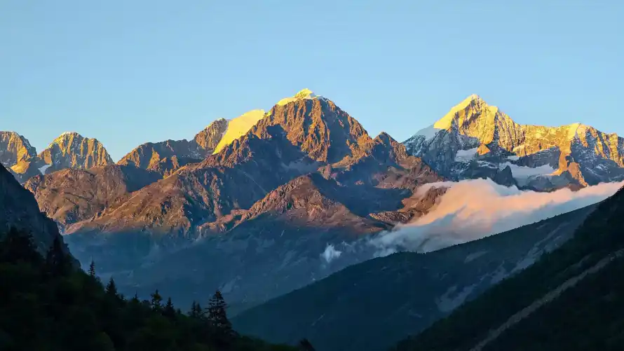 4k云海壁纸-大山 - 山峰-山脉「哲风壁纸」