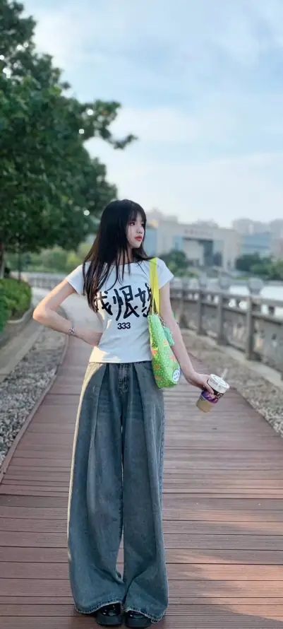 4k夏日壁纸 - 奶茶 - 户外 - 美女「哲风壁纸」