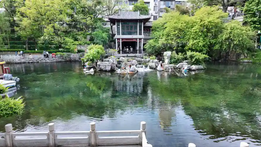 3k假山壁纸-垂柳 - 清幽-湖泊「哲风壁纸」