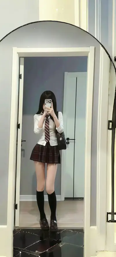 4k室内壁纸 - 美女 - 镜子 - 中筒袜「哲风壁纸」