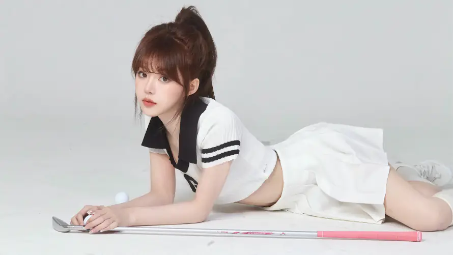 4k清纯壁纸-美女 - 趴姿-崔叡娜「哲风壁纸」