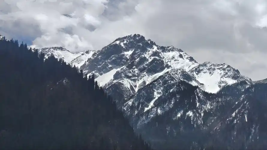 3k冷峻壁纸-天空 - 山地-山峰「哲风壁纸」