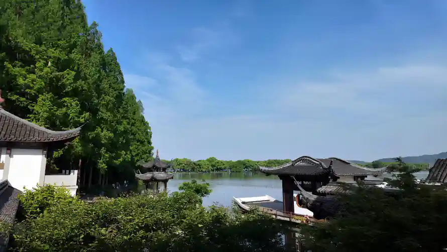 3k湖泊壁纸-湖 - 湖面-绿树「哲风壁纸」 3k湖泊壁纸-湖 - 湖面-绿树「哲风壁纸」
