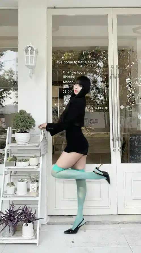4k写真壁纸 - 回头 - 美腿 - 街拍「哲风壁纸」 4k写真壁纸 - 回头 - 美腿 - 街拍「哲风壁纸」